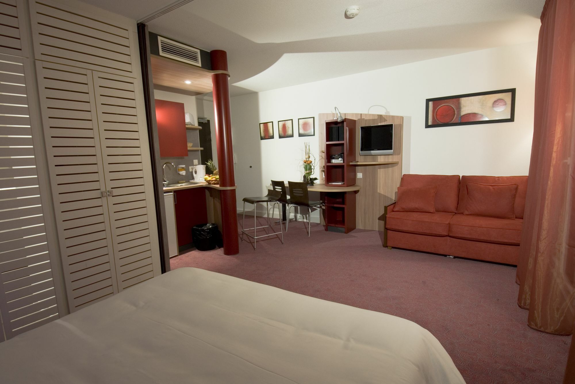 Suite-Home Orleans-Saran Exterior foto